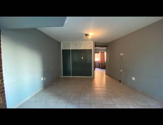 1 BEDROOM FLAT TO LET IN SOUTH BEACH